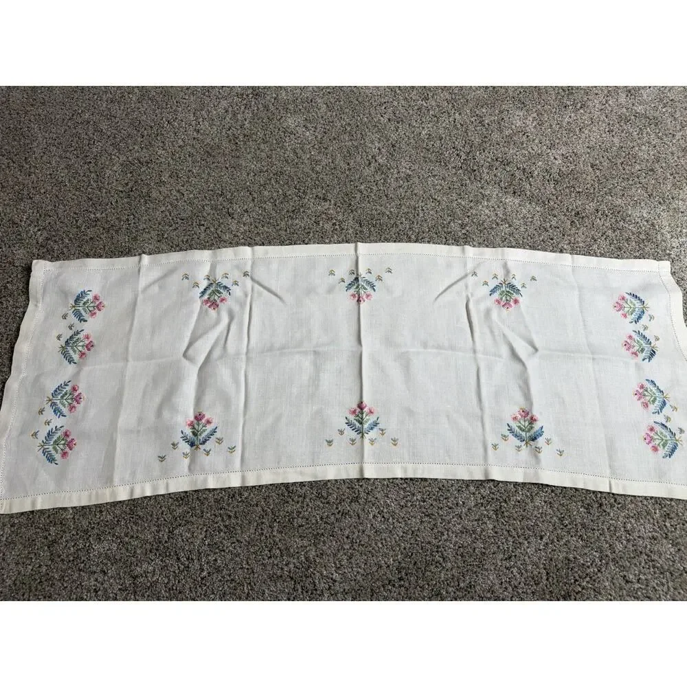 VTG Floral Dresser Scarf Table Runner Hand Embroidery Multicolor Coquette